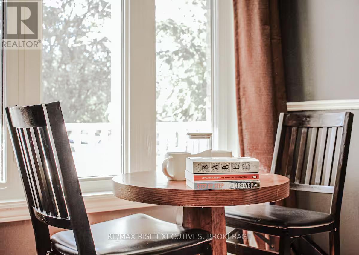 502 Evangeline Avenue, Kingston (City Southwest), Ontario  K7M 8T1 - Photo 5 - X12630108