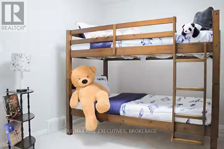 502 Evangeline Avenue, Kingston (City Southwest), Ontario  K7M 8T1 - Photo 9 - X12630108