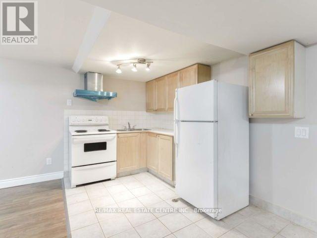 Lower - 89 Forsythia Road, Brampton (Southgate), Ontario  L6T 2G2 - Photo 8 - W12629866