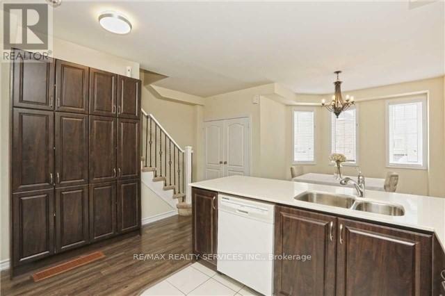 10 Rabbit Run Way, Brampton, Ontario  L6Z 0J2 - Photo 4 - W12629912