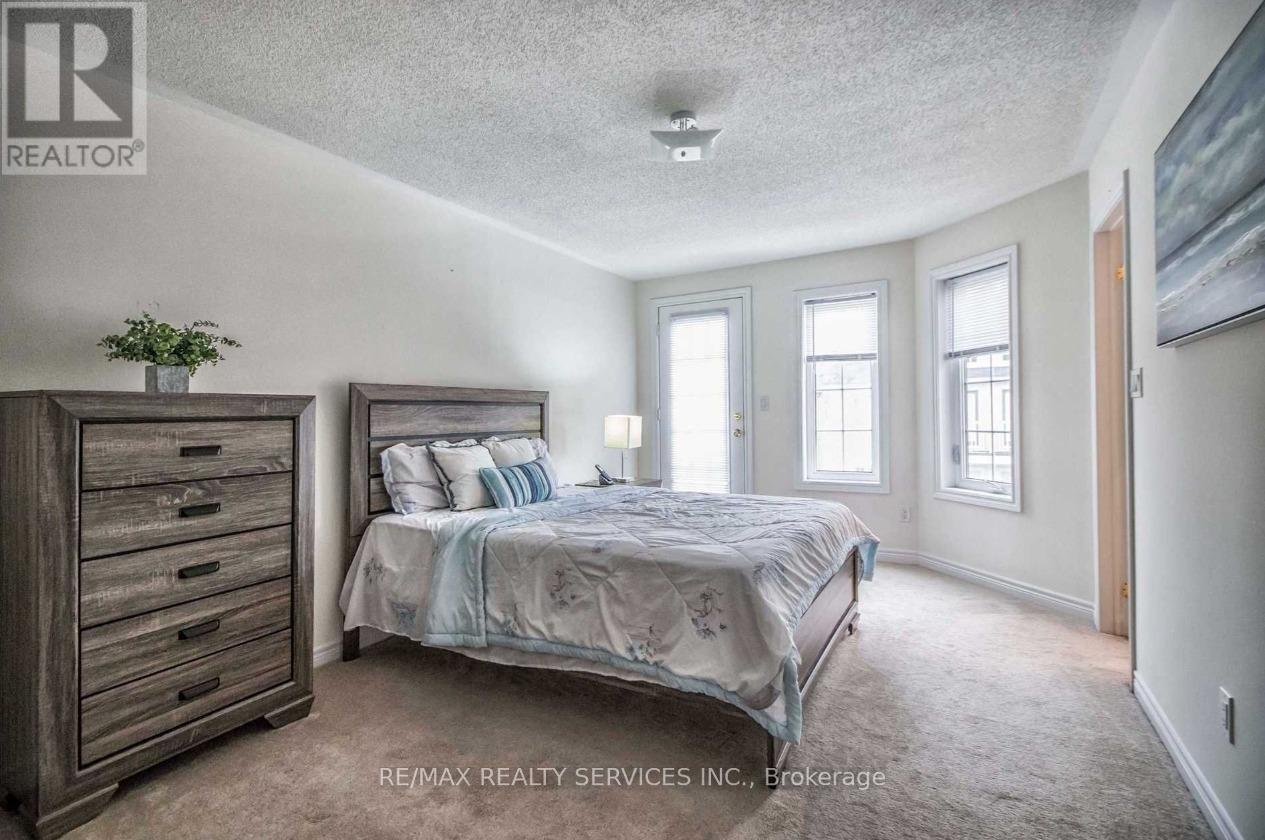 10 Rabbit Run Way, Brampton, Ontario  L6Z 0J2 - Photo 6 - W12629912