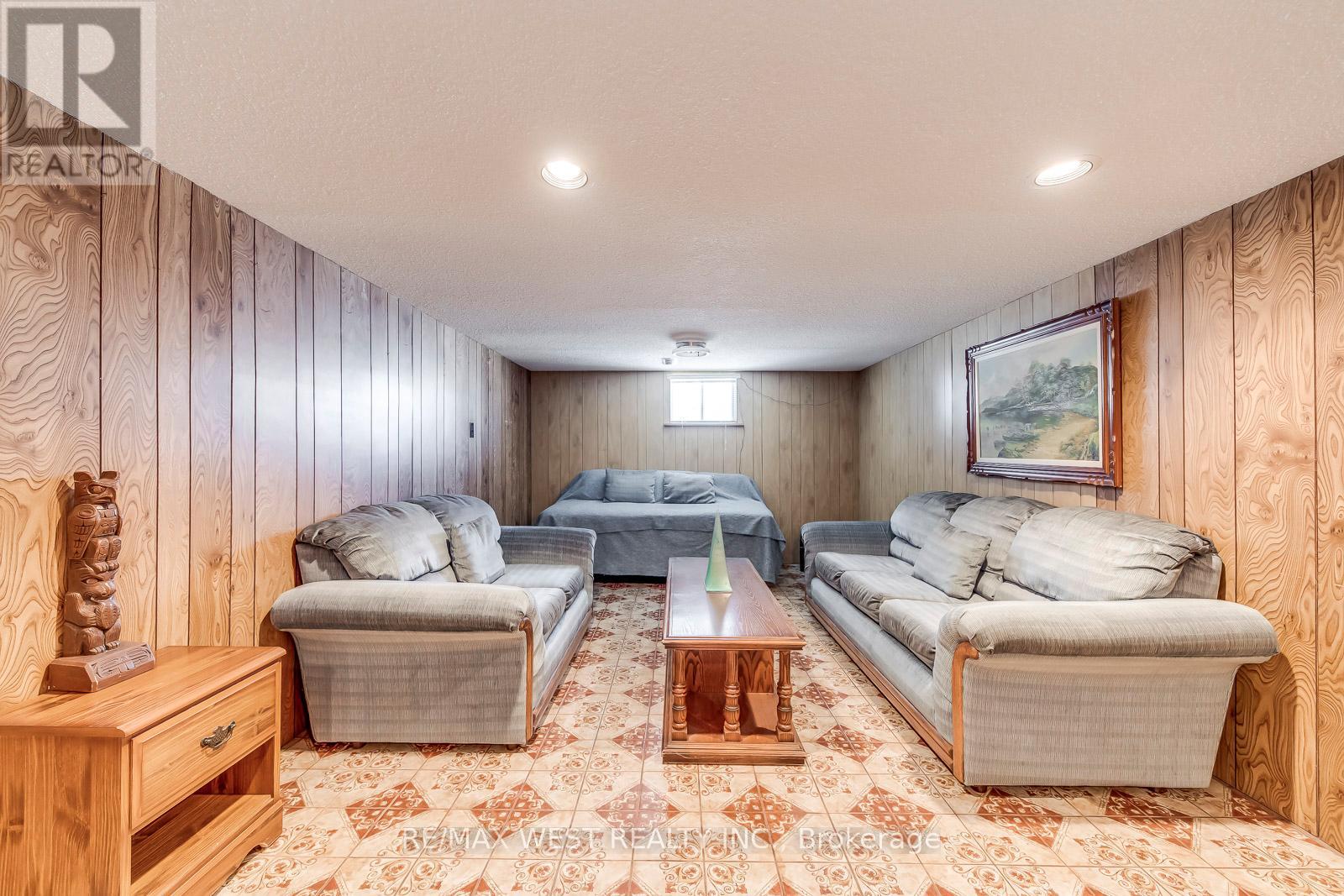 709 Glengrove Avenue, Toronto, Ontario  M6B 2J4 - Photo 28 - W12629932