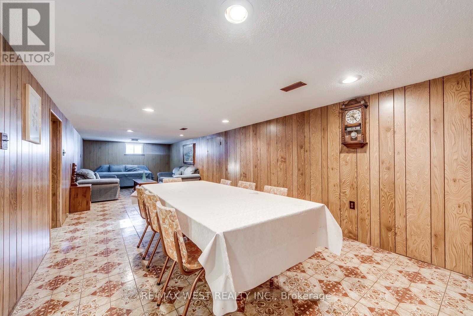 709 Glengrove Avenue, Toronto, Ontario  M6B 2J4 - Photo 31 - W12629932