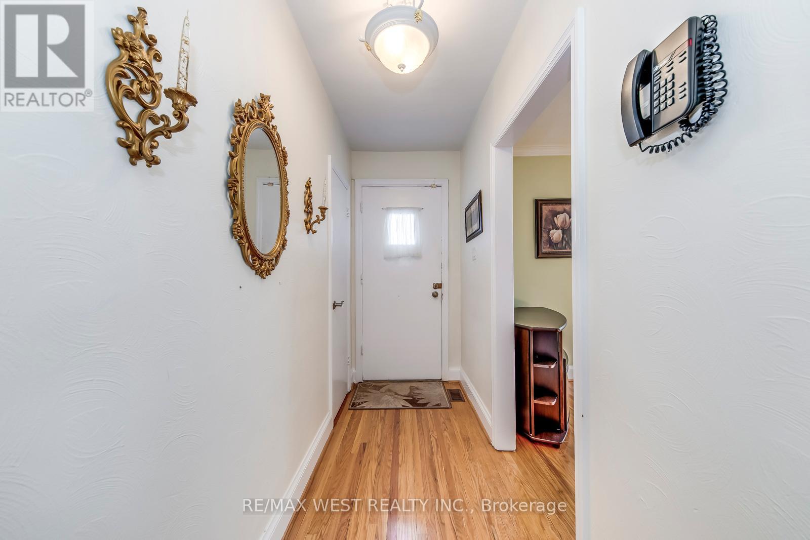 709 Glengrove Avenue, Toronto, Ontario  M6B 2J4 - Photo 6 - W12629932