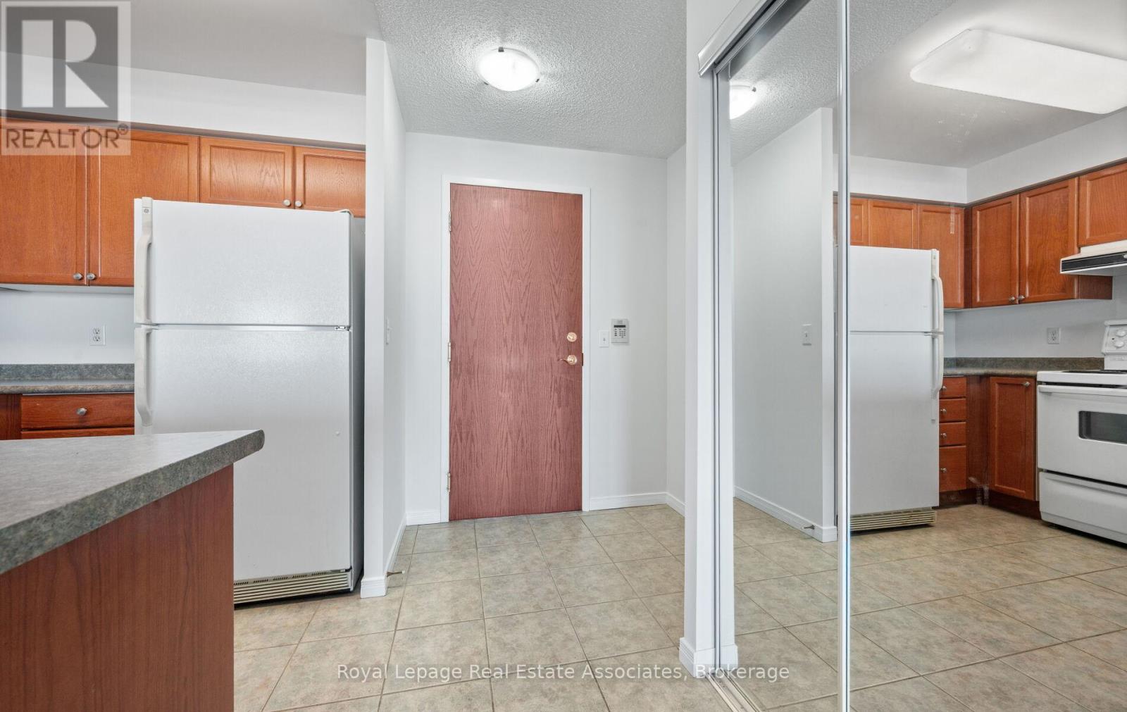 1713 - 2545 Erin Centre Boulevard, Mississauga, Ontario  L5M 6Z9 - Photo 6 - W12629940