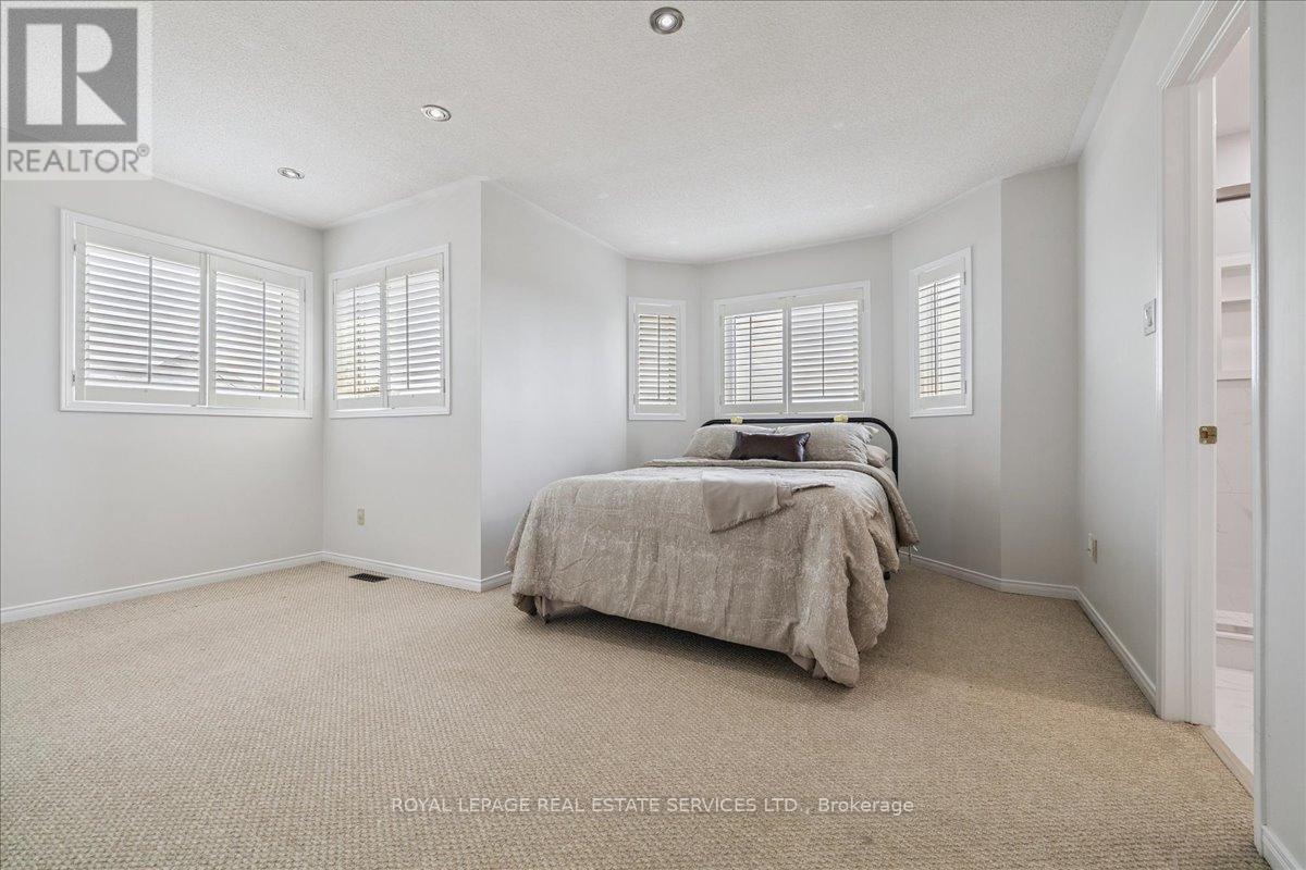 2365 Grand Ravine Drive, Oakville, Ontario  L6H 6A8 - Photo 27 - W12629976