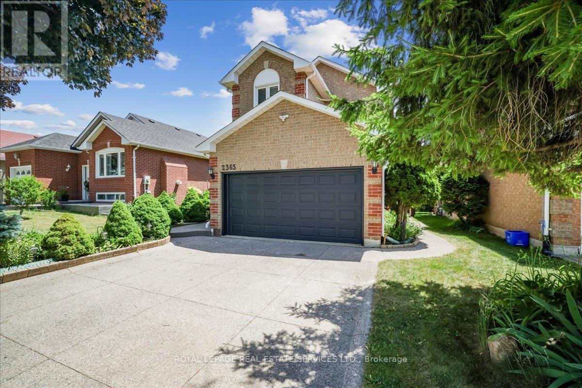 2365 Grand Ravine Drive, Oakville, Ontario  L6H 6A8 - Photo 3 - W12629976