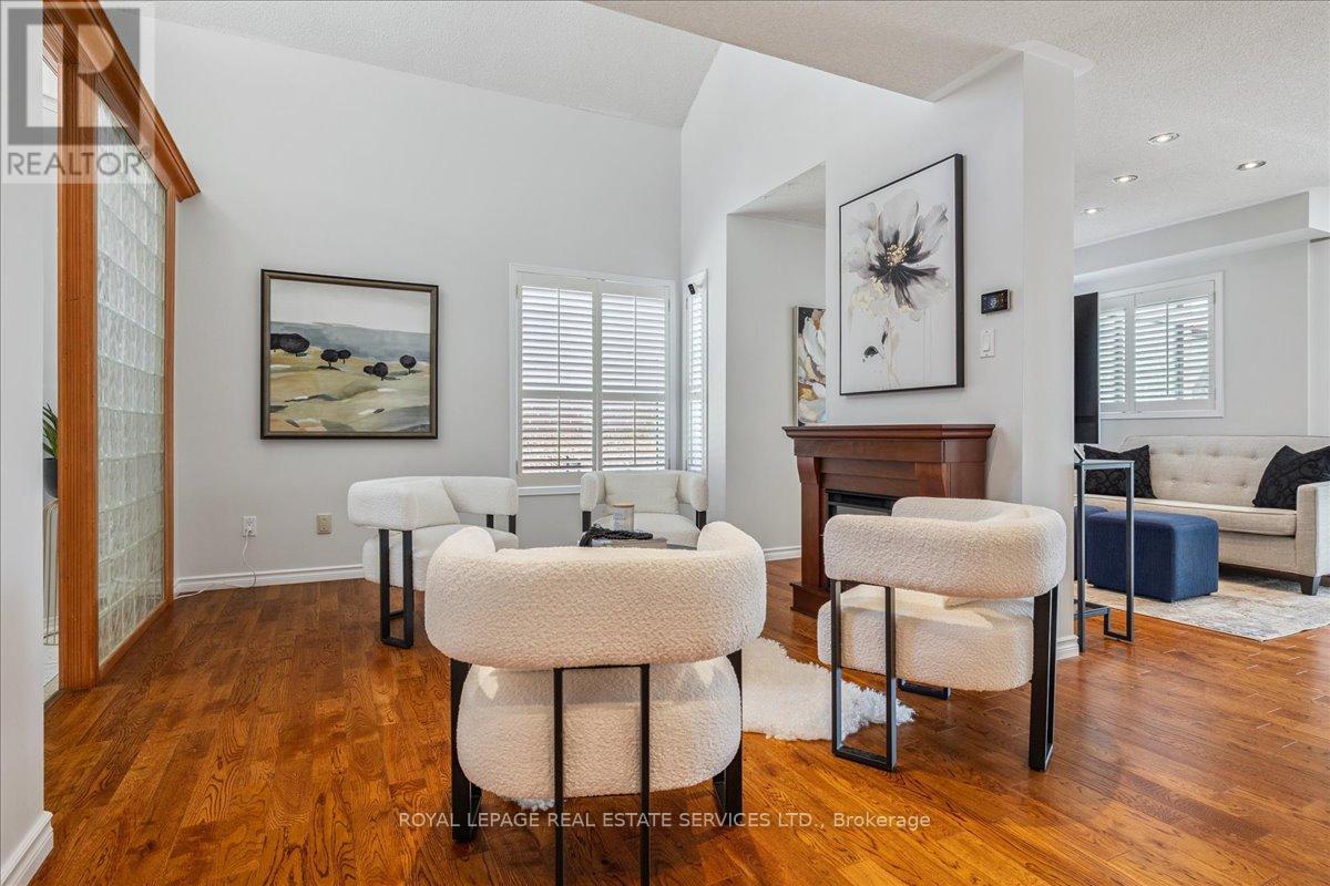 2365 Grand Ravine Drive, Oakville, Ontario  L6H 6A8 - Photo 7 - W12629976