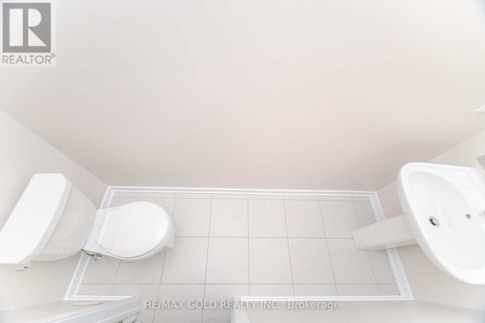 19 Lambert Lane, Caledon (Bolton East), Ontario  L7E 4M5 - Photo 12 - W12629978