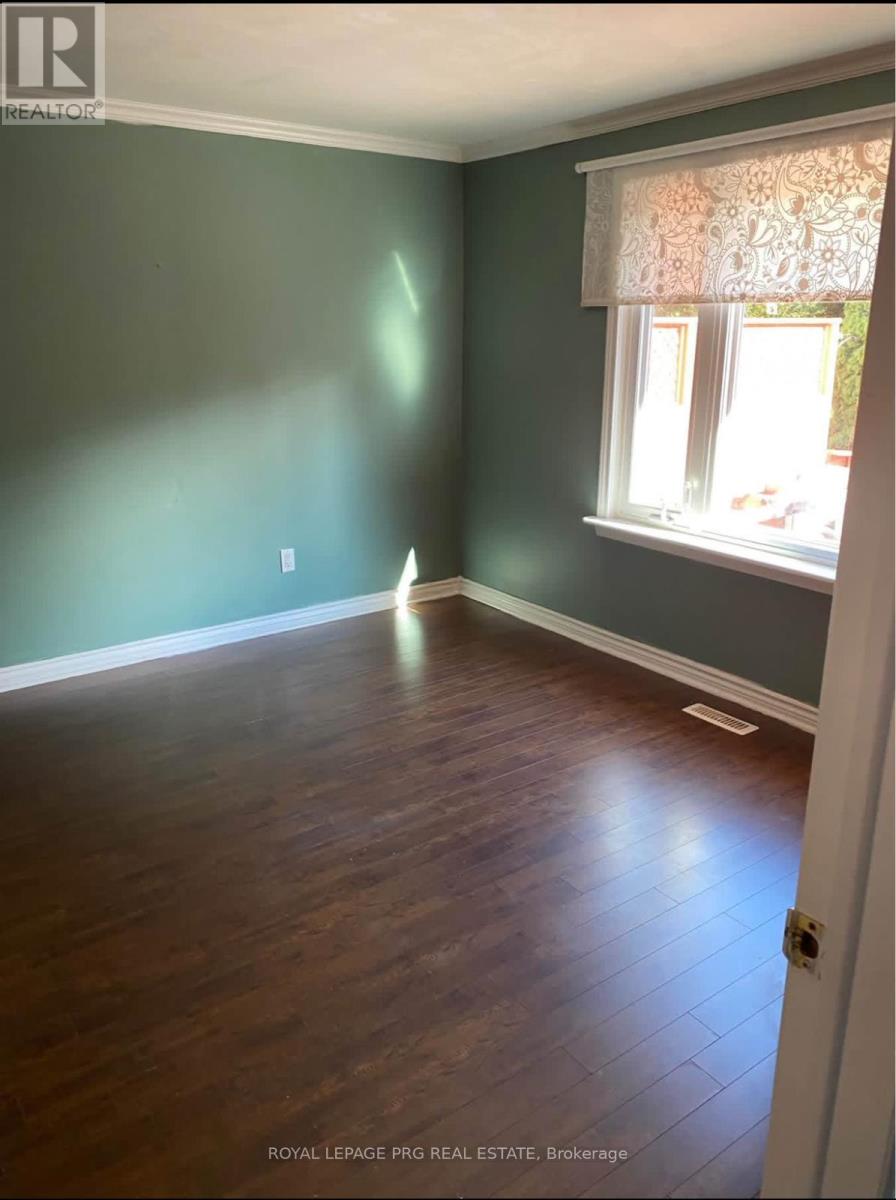 4 Duke Road, Brampton (Southgate), Ontario  L6T 3K1 - Photo 4 - W12630024