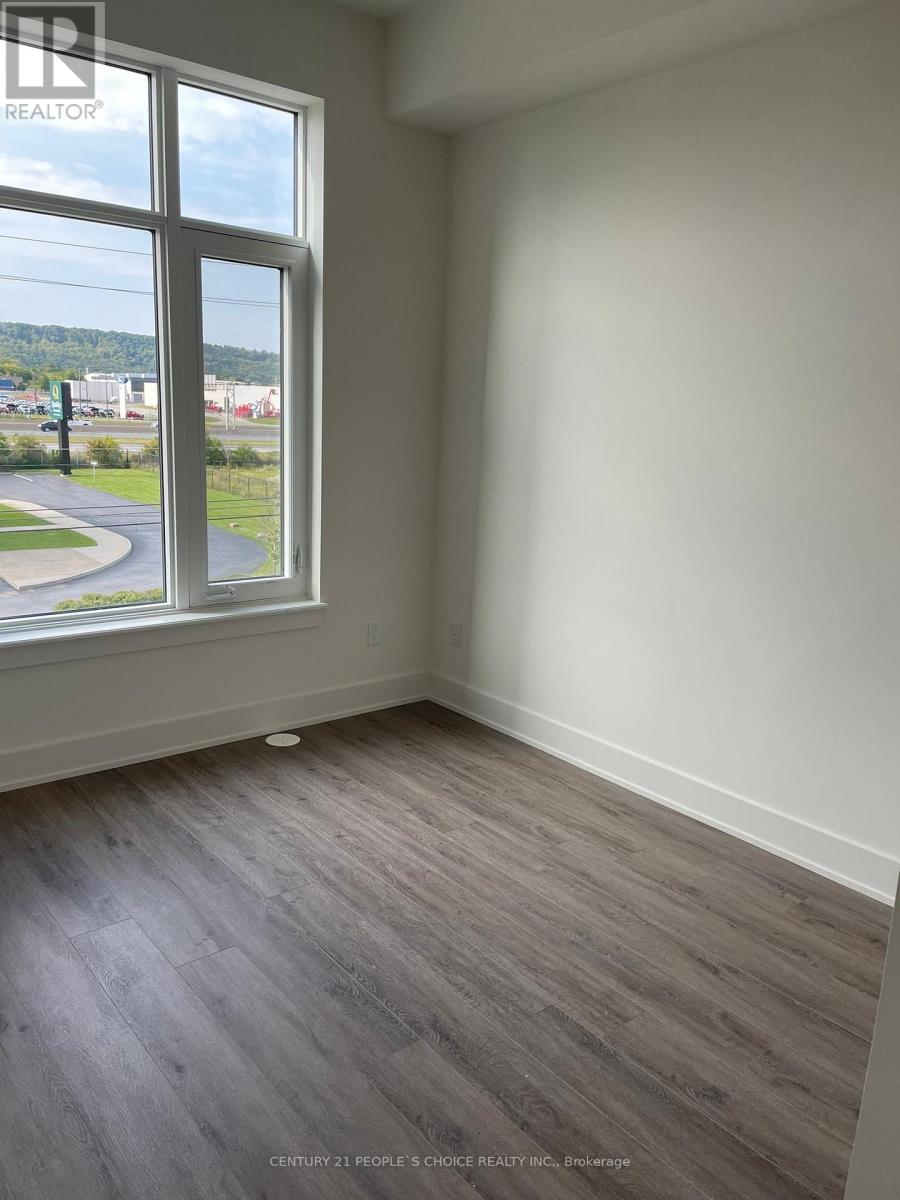 72 Windward Drive, Grimsby, Ontario  L3M 0J2 - Photo 10 - X12629904