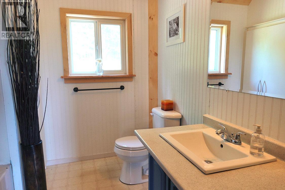 160 Mokomon Rd, Kakabeka Falls, Ontario  P0T 1W0 - Photo 23 - TB253654