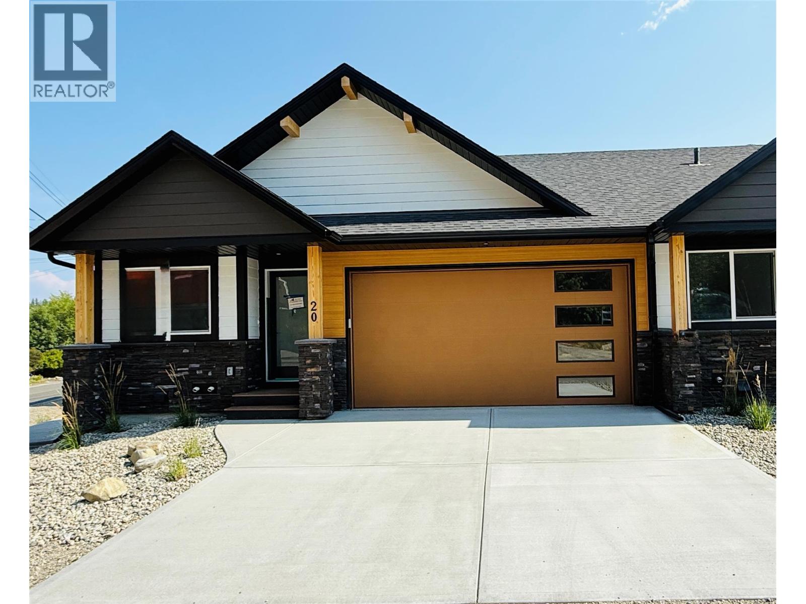 20 Kimberley Avenue, Kimberley, British Columbia V1A 2J3 - Photo 1 - 10371047