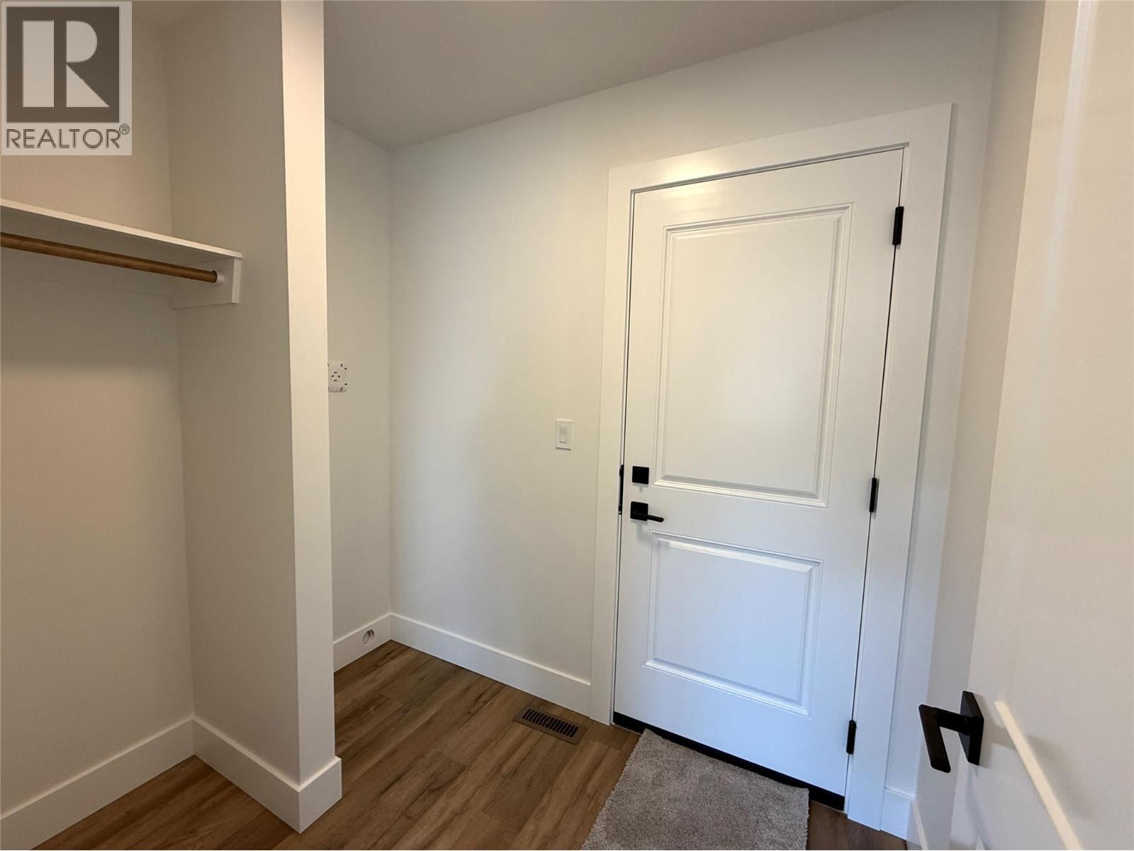 20 Kimberley Avenue, Kimberley, British Columbia V1A 2J3 - Photo 17 - 10371047