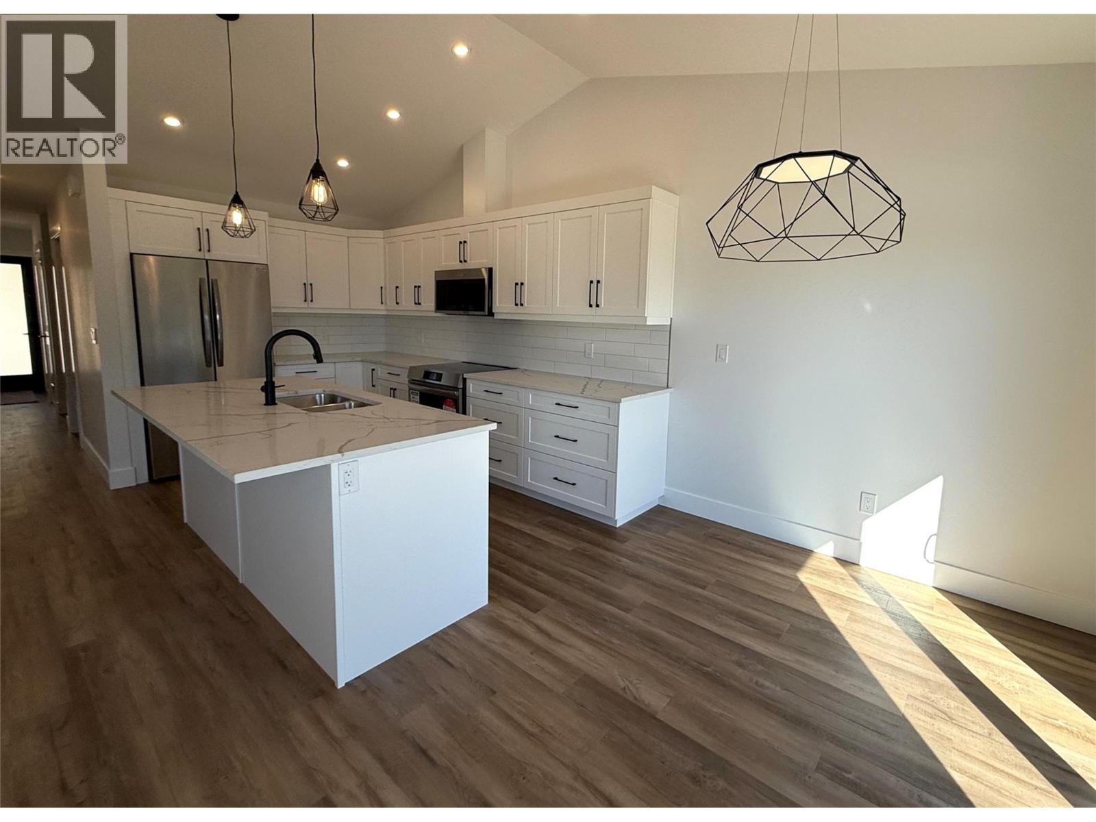 20 Kimberley Avenue, Kimberley, British Columbia V1A 2J3 - Photo 19 - 10371047