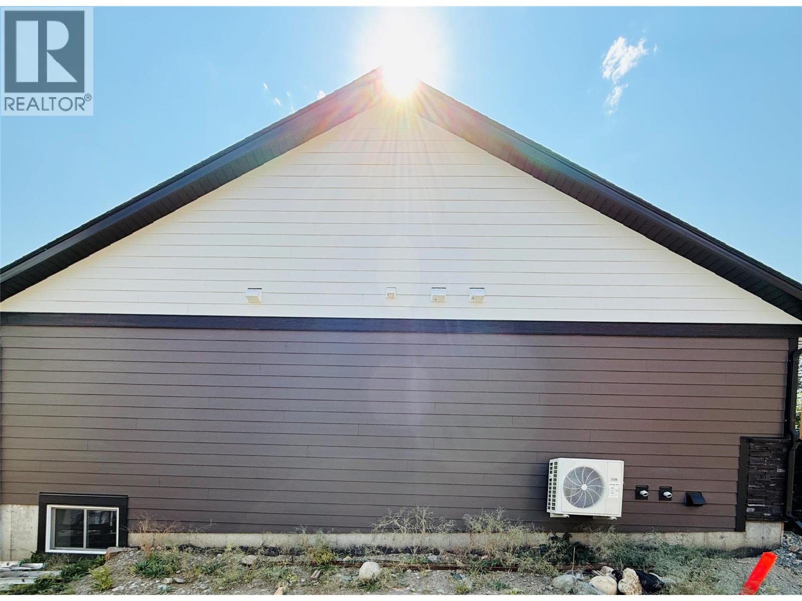 20 Kimberley Avenue, Kimberley, British Columbia V1A 2J3 - Photo 4 - 10371047