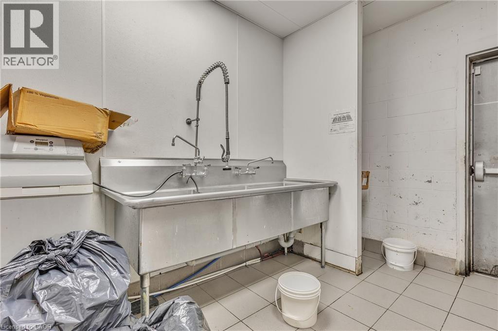 5 Manitou Drive Unit# 106b, Kitchener, Ontario N2C 2J6 - Photo 22 - 40793615