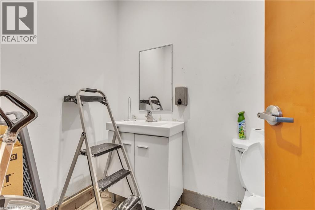 5 Manitou Drive Unit# 106b, Kitchener, Ontario N2C 2J6 - Photo 23 - 40793615