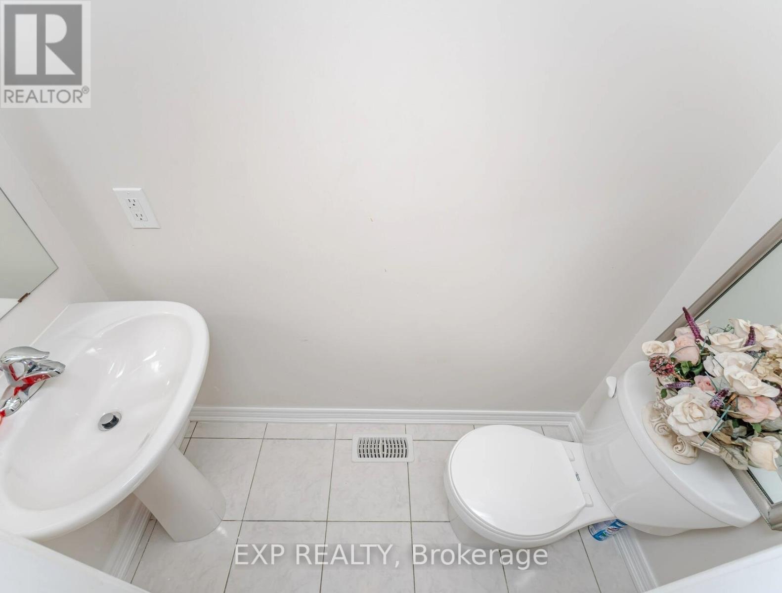 70 Hopewell Street, Vaughan, Ontario  L4H 3Y2 - Photo 14 - N12593492