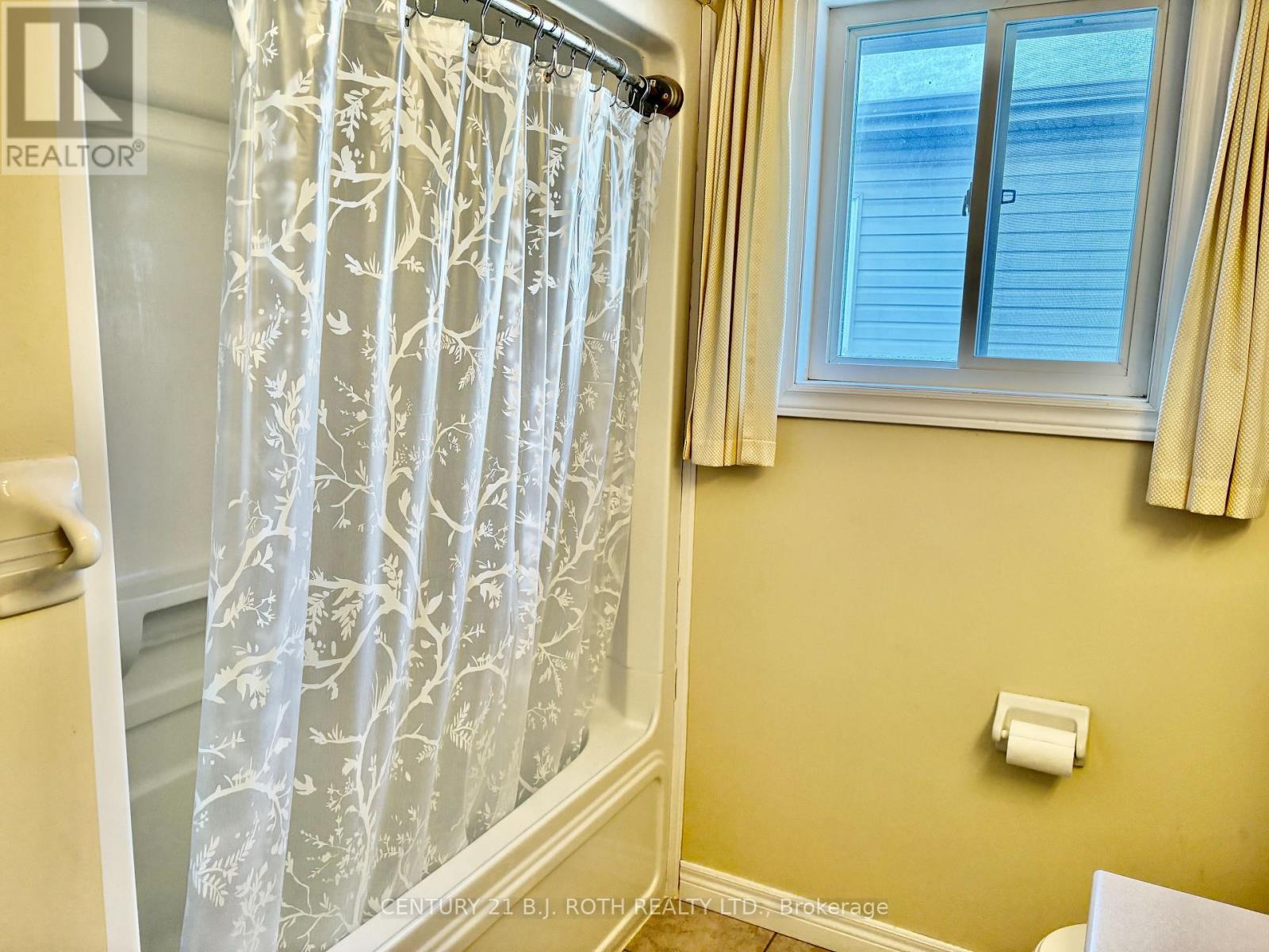 Upper - 194 Livingstone Street E, Barrie, Ontario  L4M 6M4 - Photo 12 - S12630034