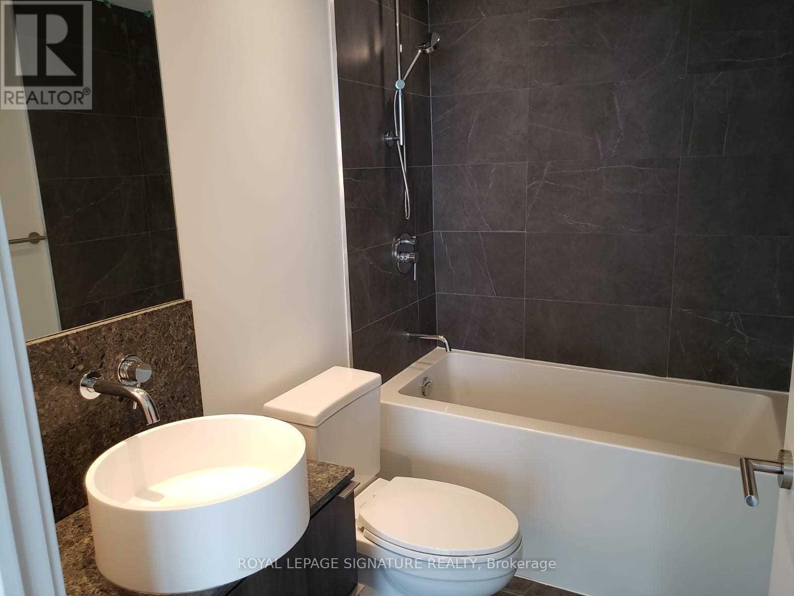 3204 - 161 Roehampton Avenue, Toronto, Ontario  M4P 0C8 - Photo 11 - C12630116