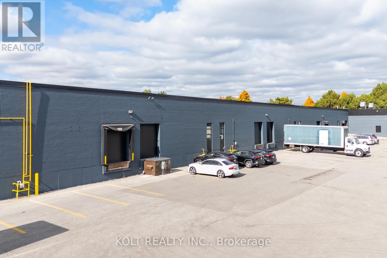 62 Novopharm Court, Toronto, Ontario  M1B 2K9 - Photo 2 - E12630130