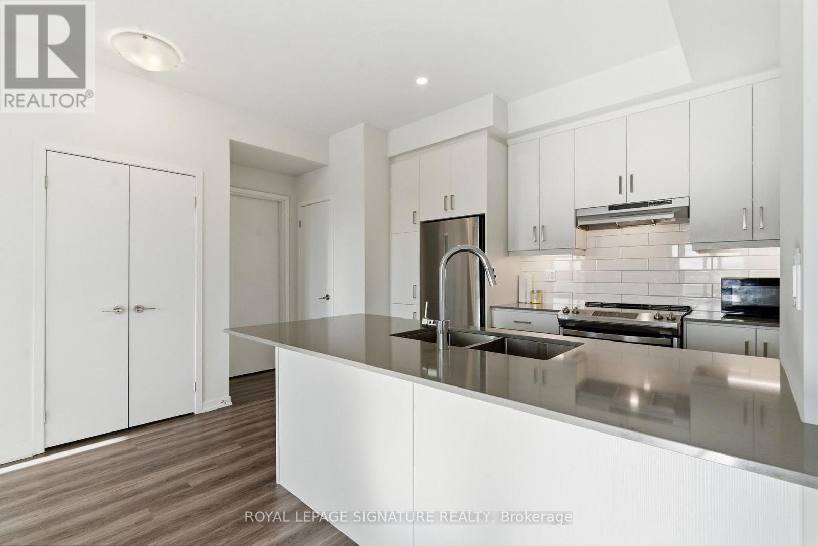 275 - 150 Honeycrisp Crescent, Vaughan, Ontario  L4K 0N7 - Photo 6 - N12630078