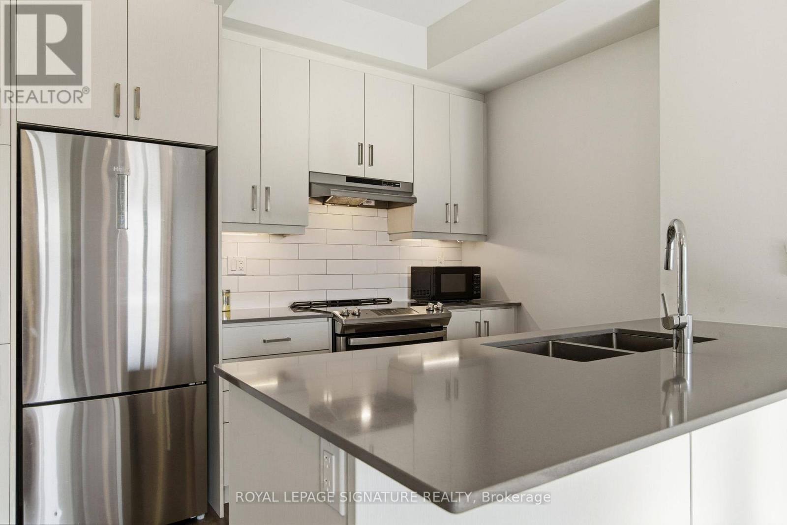 275 - 150 Honeycrisp Crescent, Vaughan, Ontario  L4K 0N7 - Photo 7 - N12630078