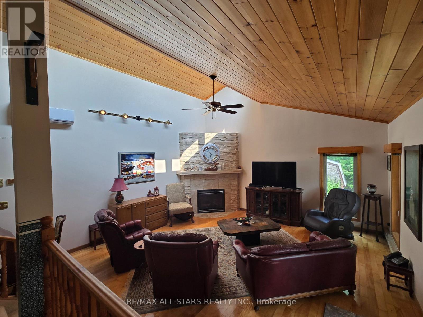 321 Rabys Shore Drive, Kawartha Lakes, Ontario K0M 1N0 - Photo 21 - X12332446