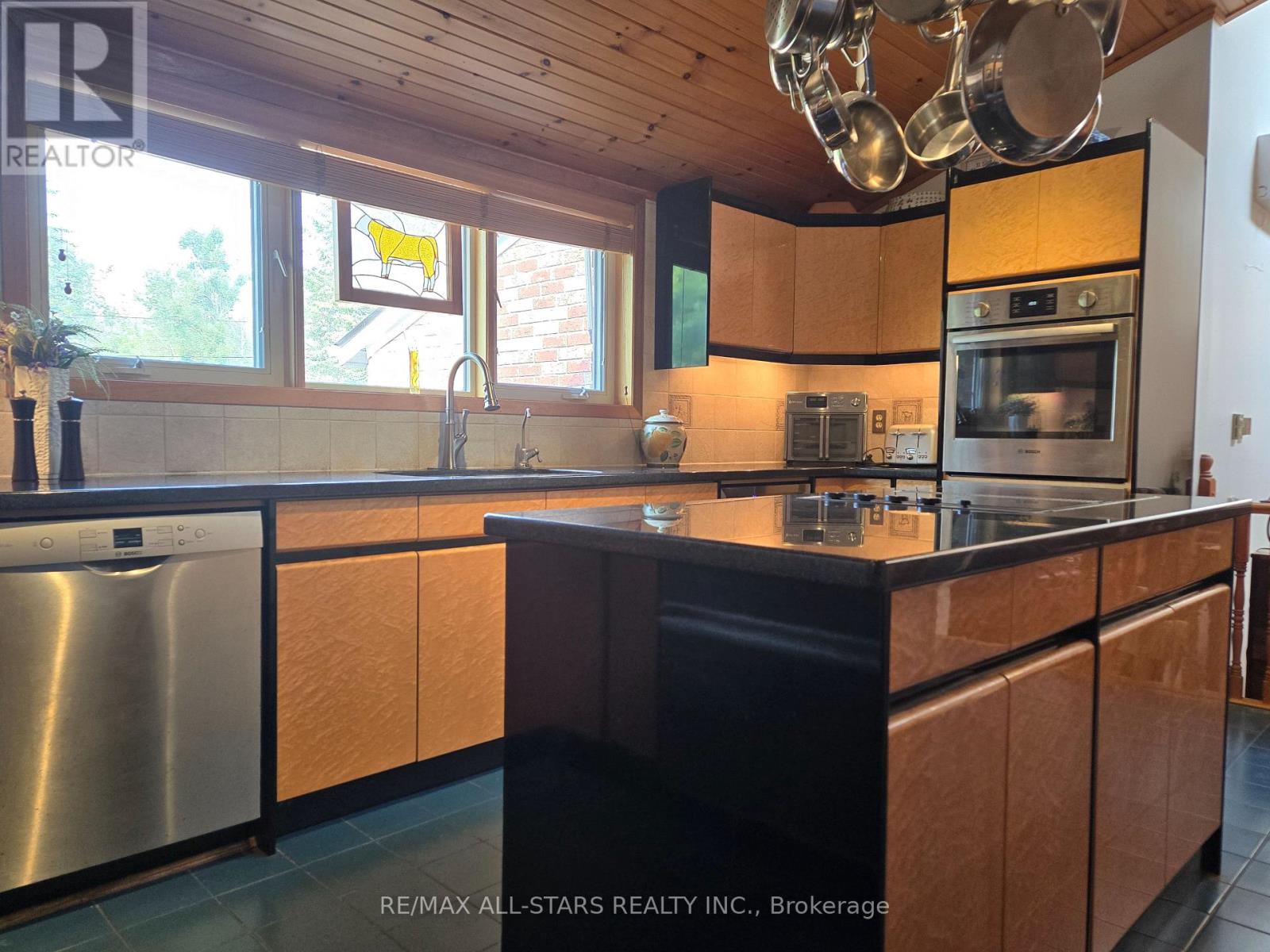 321 Rabys Shore Drive, Kawartha Lakes, Ontario K0M 1N0 - Photo 10 - X12332446