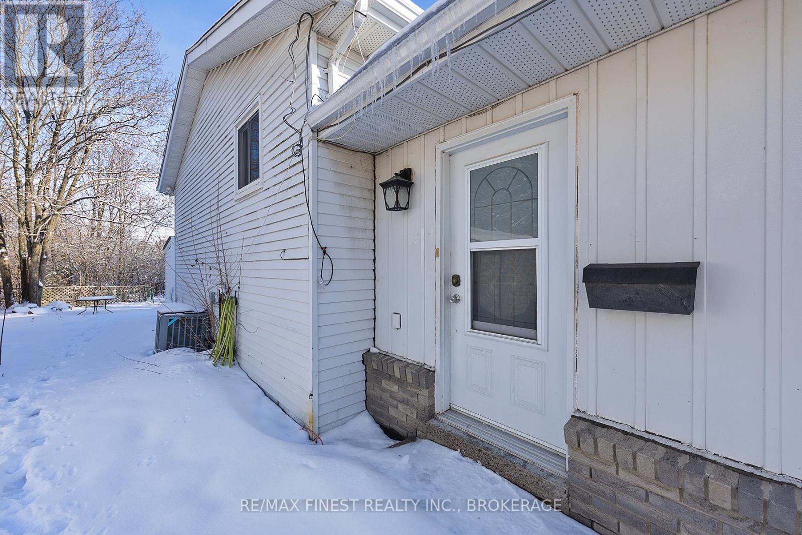 1119 Basswood Place, Kingston, Ontario K7P 1K4 - Photo 3 - X12630270