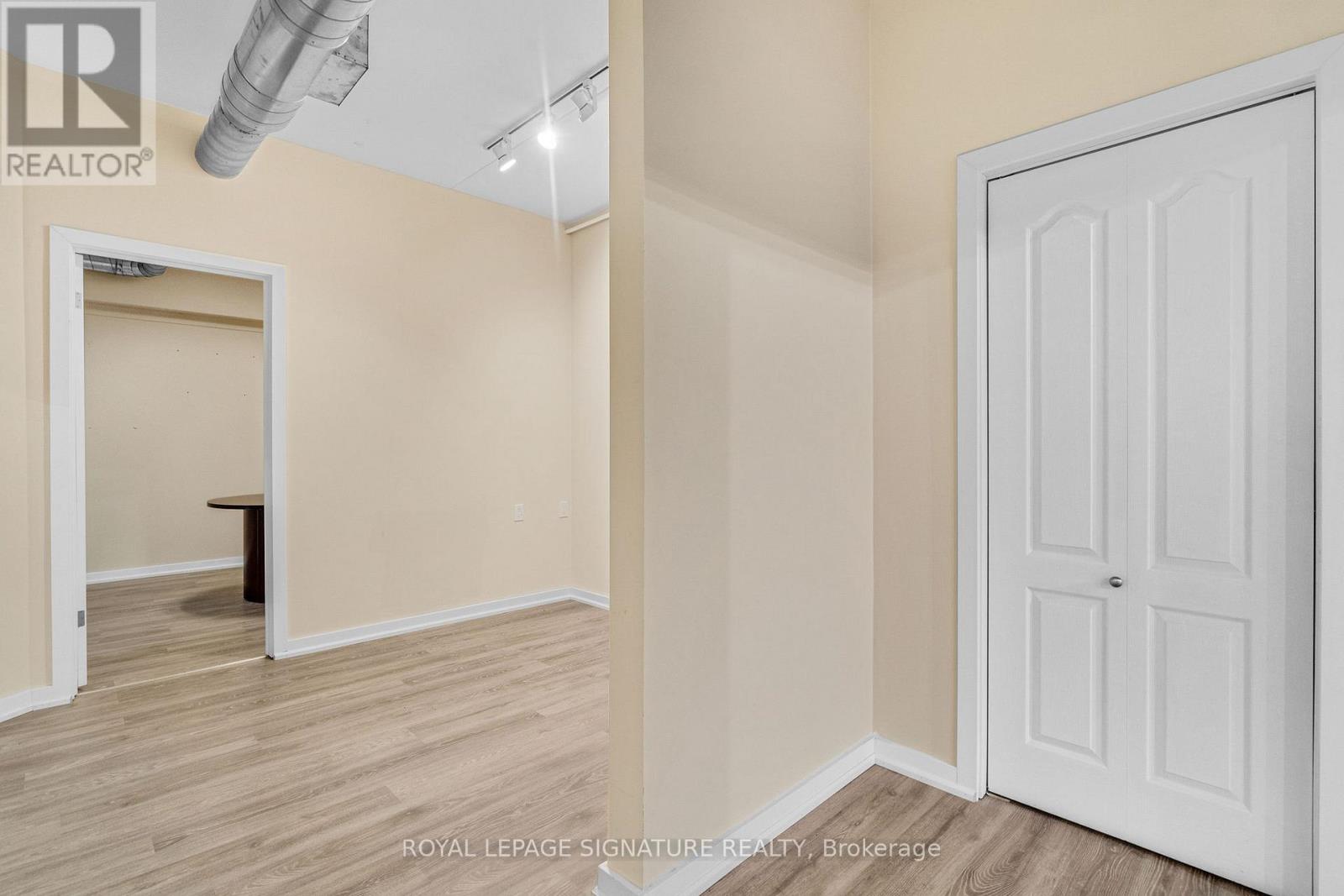 Suite 1 - 126 Trafalgar Road, Oakville (Oo Old Oakville), Ontario  L6J 3G5 - Photo 17 - W12630104