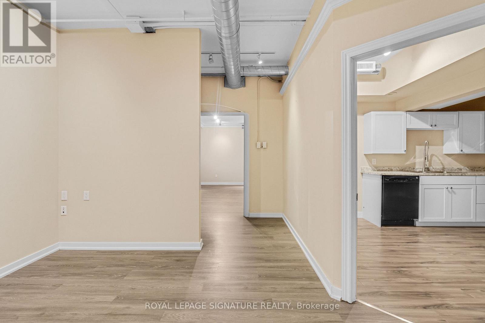 Suite 1 - 126 Trafalgar Road, Oakville (Oo Old Oakville), Ontario  L6J 3G5 - Photo 18 - W12630104