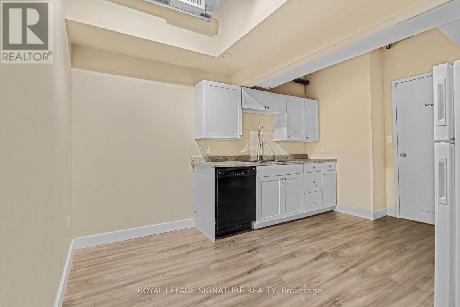 Suite 1 - 126 Trafalgar Road, Oakville (Oo Old Oakville), Ontario  L6J 3G5 - Photo 19 - W12630104