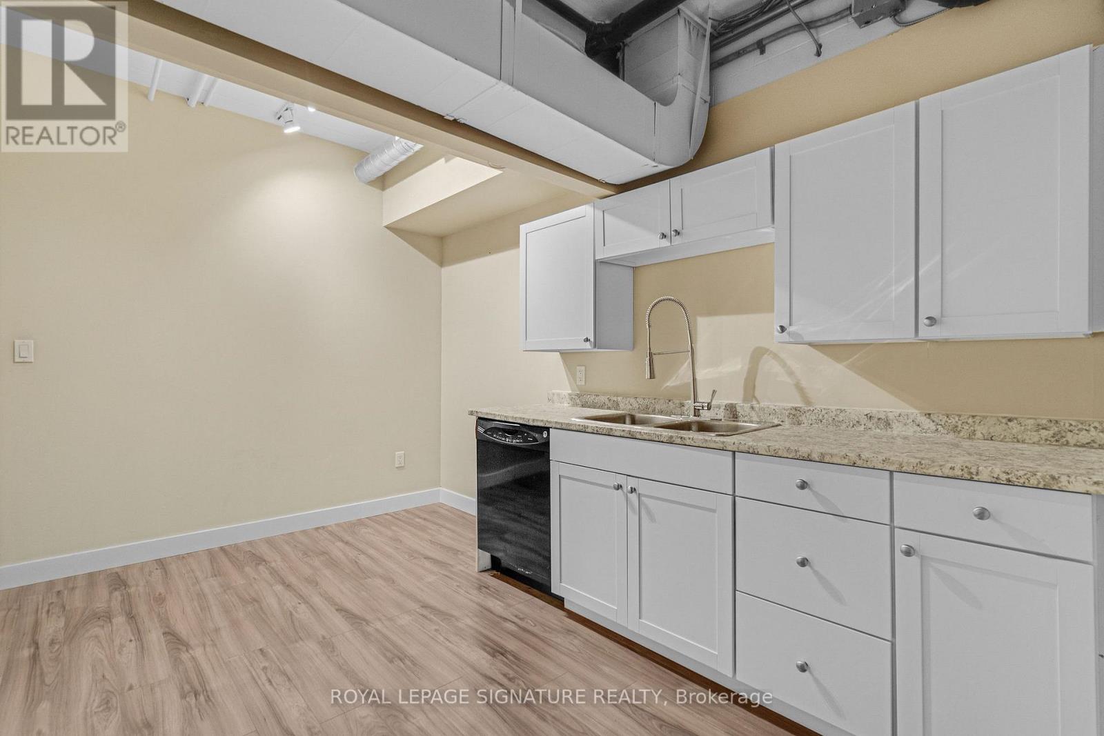 Suite 1 - 126 Trafalgar Road, Oakville (Oo Old Oakville), Ontario  L6J 3G5 - Photo 21 - W12630104