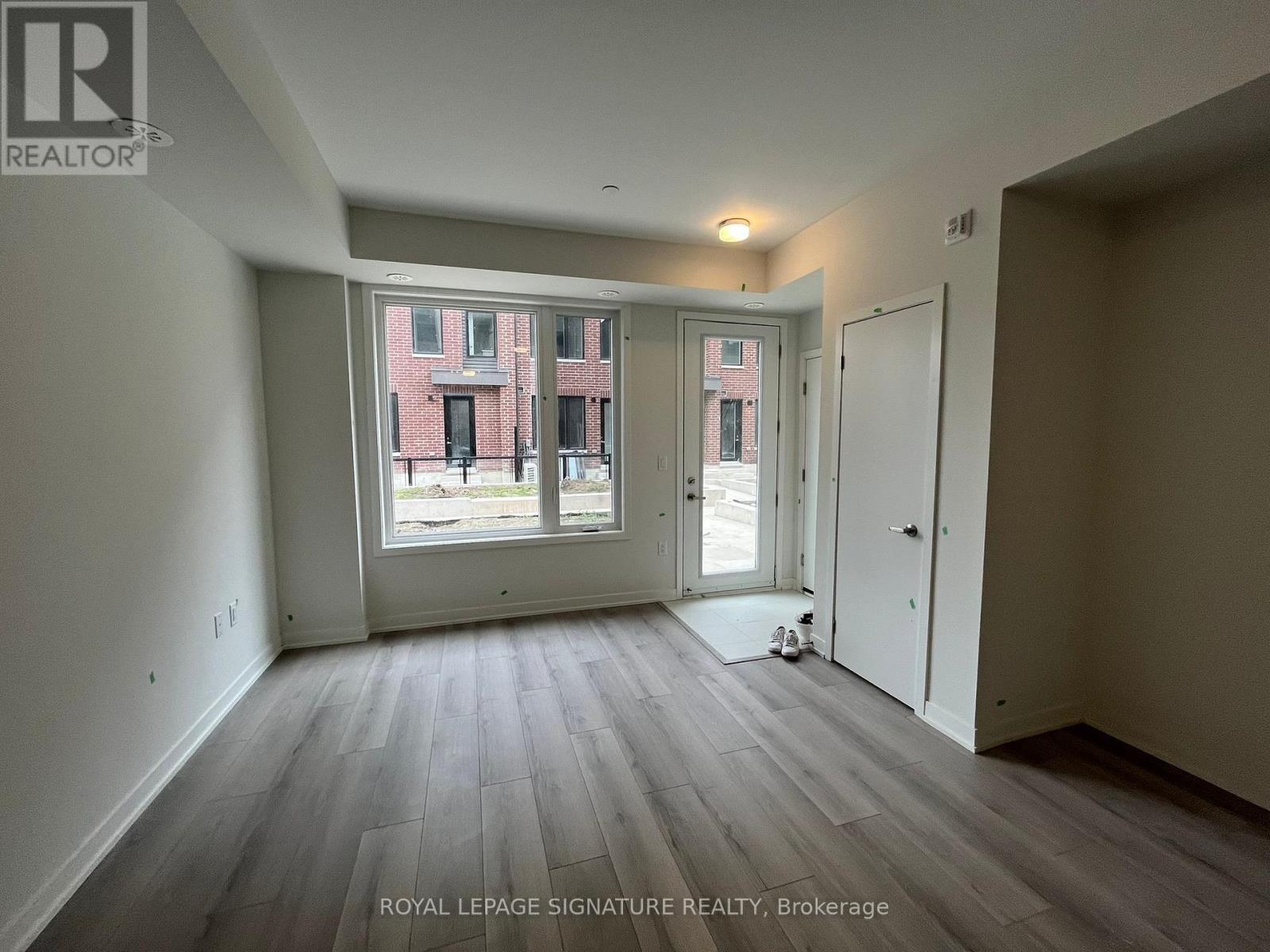 3 - 3409 Ridgeway Drive, Mississauga, Ontario  L5L 0B9 - Photo 3 - W12630164