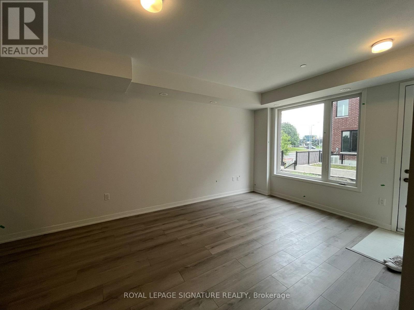 3 - 3409 Ridgeway Drive, Mississauga, Ontario  L5L 0B9 - Photo 4 - W12630164