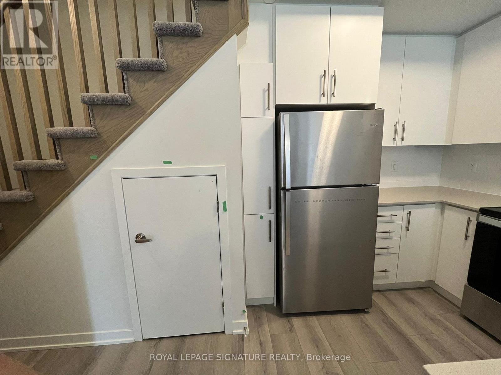 3 - 3409 Ridgeway Drive, Mississauga, Ontario  L5L 0B9 - Photo 5 - W12630164