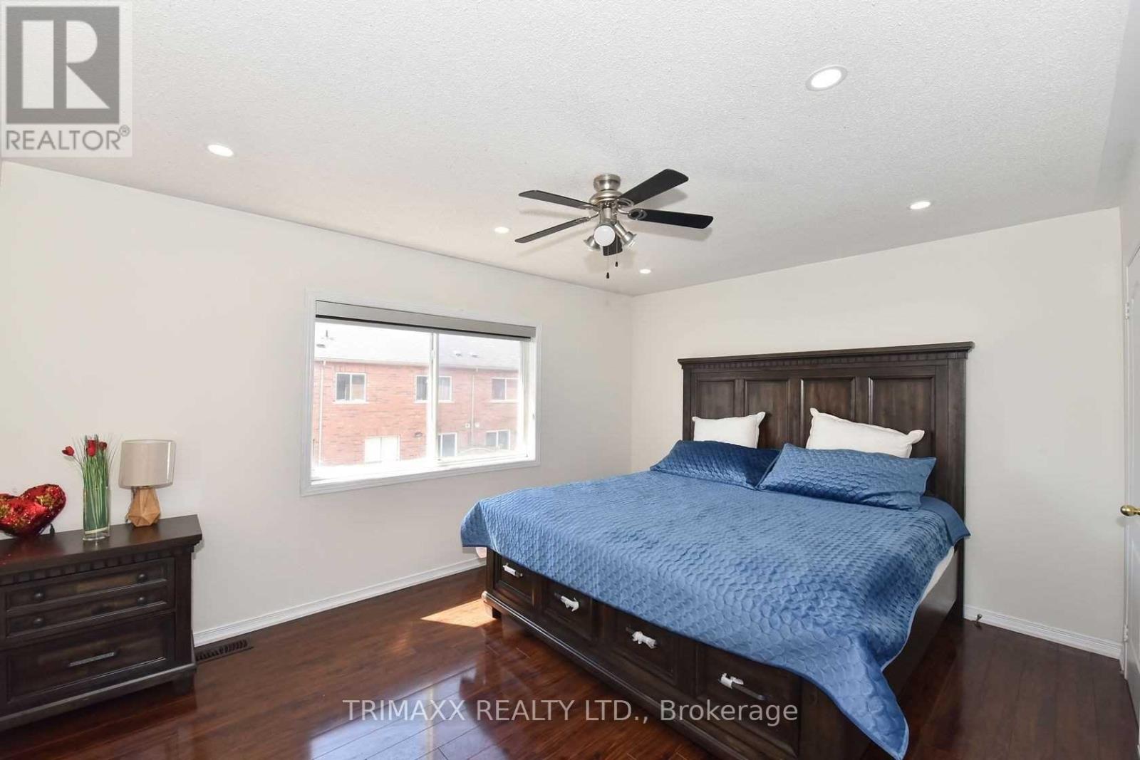 22 Qualivalley Drive, Brampton, Ontario  L6R 0N4 - Photo 12 - W12630178