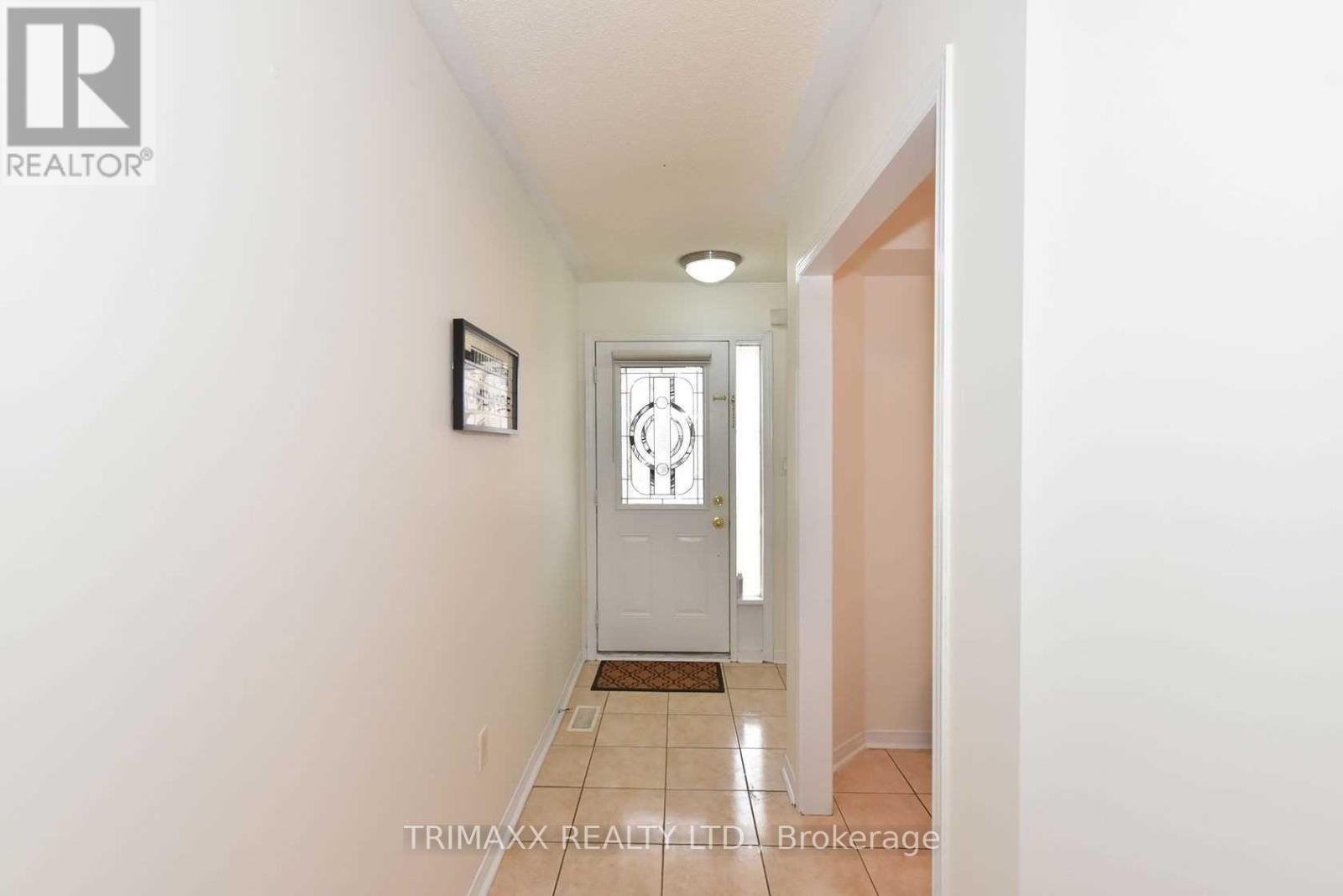 22 Qualivalley Drive, Brampton, Ontario  L6R 0N4 - Photo 2 - W12630178