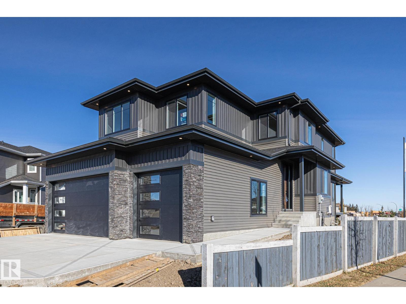 671 King St, Spruce Grove, Alberta T7X 4P7 - Photo 3 - E4463388