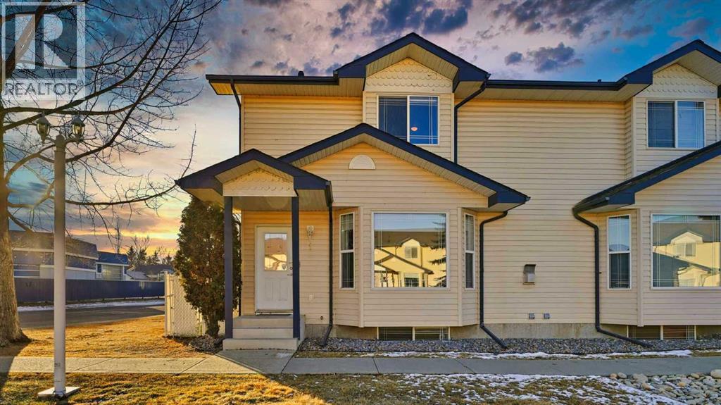 1, 2 Hinshaw Drive, Sylvan Lake, Alberta