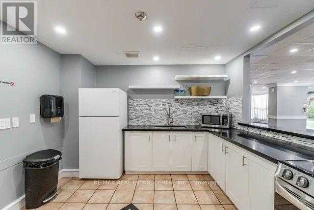 816 - 250 Webb Drive, Mississauga, Ontario L5B 3Z4 - Photo 33 - W12628446