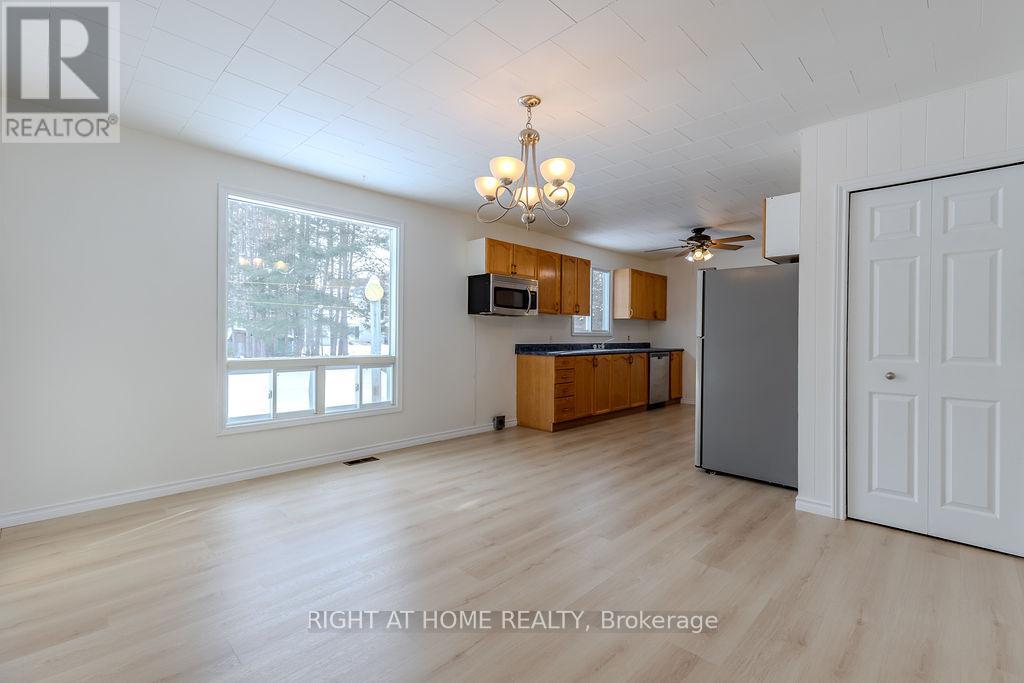 28 Jackpine Street, Madawaska Valley, Ontario K0J 1B0 - Photo 17 - X12630234