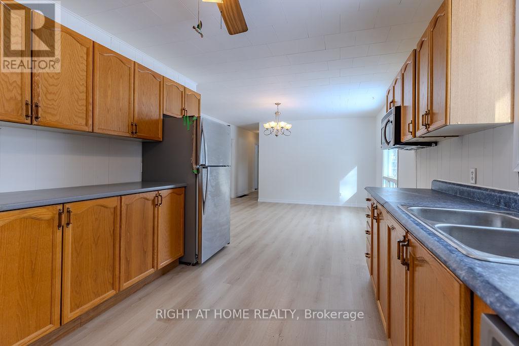 28 Jackpine Street, Madawaska Valley, Ontario K0J 1B0 - Photo 18 - X12630234