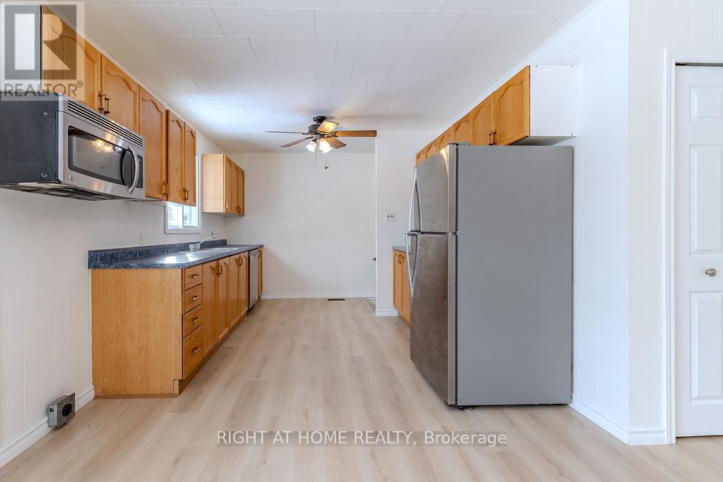 28 Jackpine Street, Madawaska Valley, Ontario K0J 1B0 - Photo 19 - X12630234