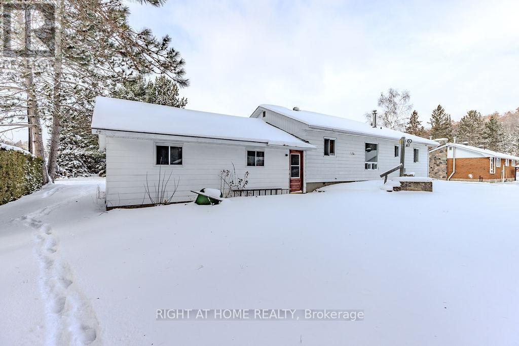 28 Jackpine Street, Madawaska Valley, Ontario K0J 1B0 - Photo 7 - X12630234