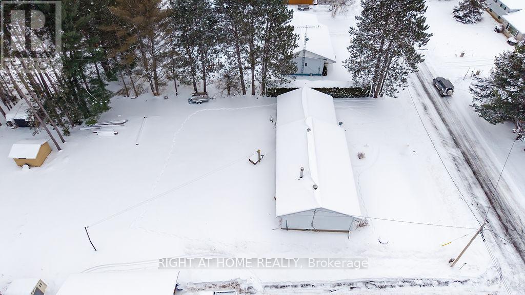 28 Jackpine Street, Madawaska Valley, Ontario K0J 1B0 - Photo 9 - X12630234