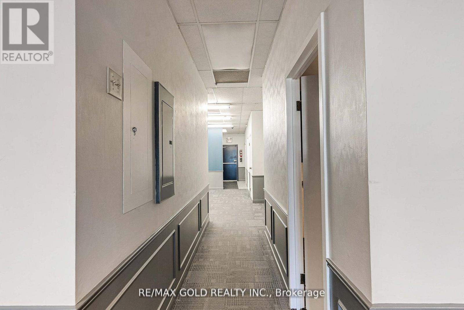 2109 Oxford Street E, London East, Ontario  N5V 2Z9 - Photo 4 - X12630094