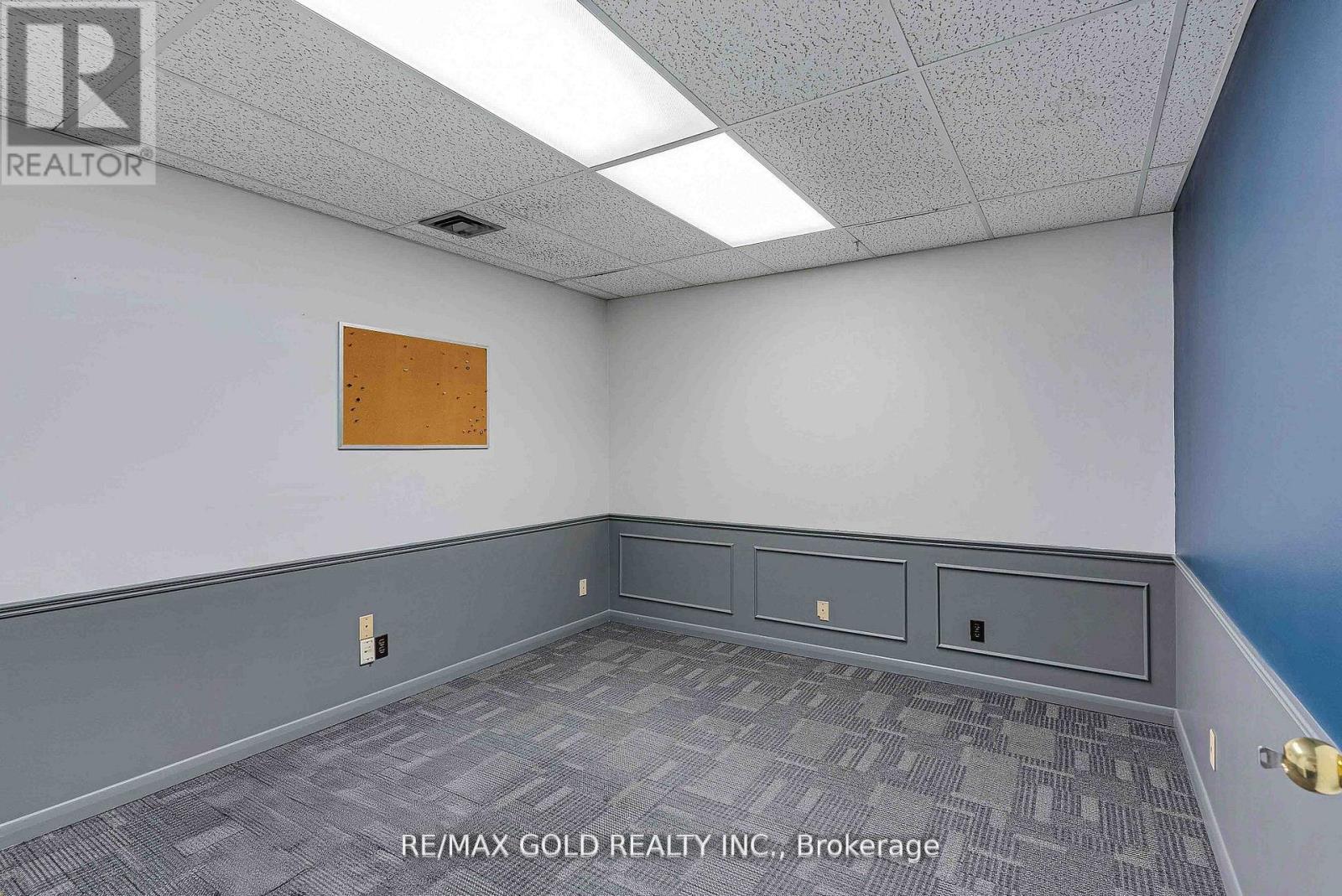 2109 Oxford Street E, London East, Ontario  N5V 2Z9 - Photo 8 - X12630094